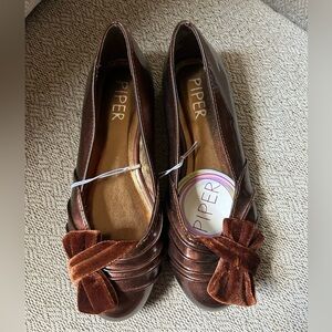 NWT Piper Girls Shiny Brown Flats with Velvet Bow Sz 2 Ballet Shoes Bronze Lucy